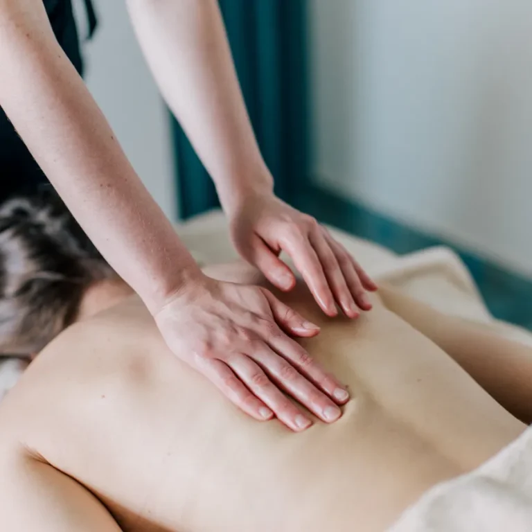 Hotel Les Bassans Bretagne Perros-Guirec Spa Massage Körper